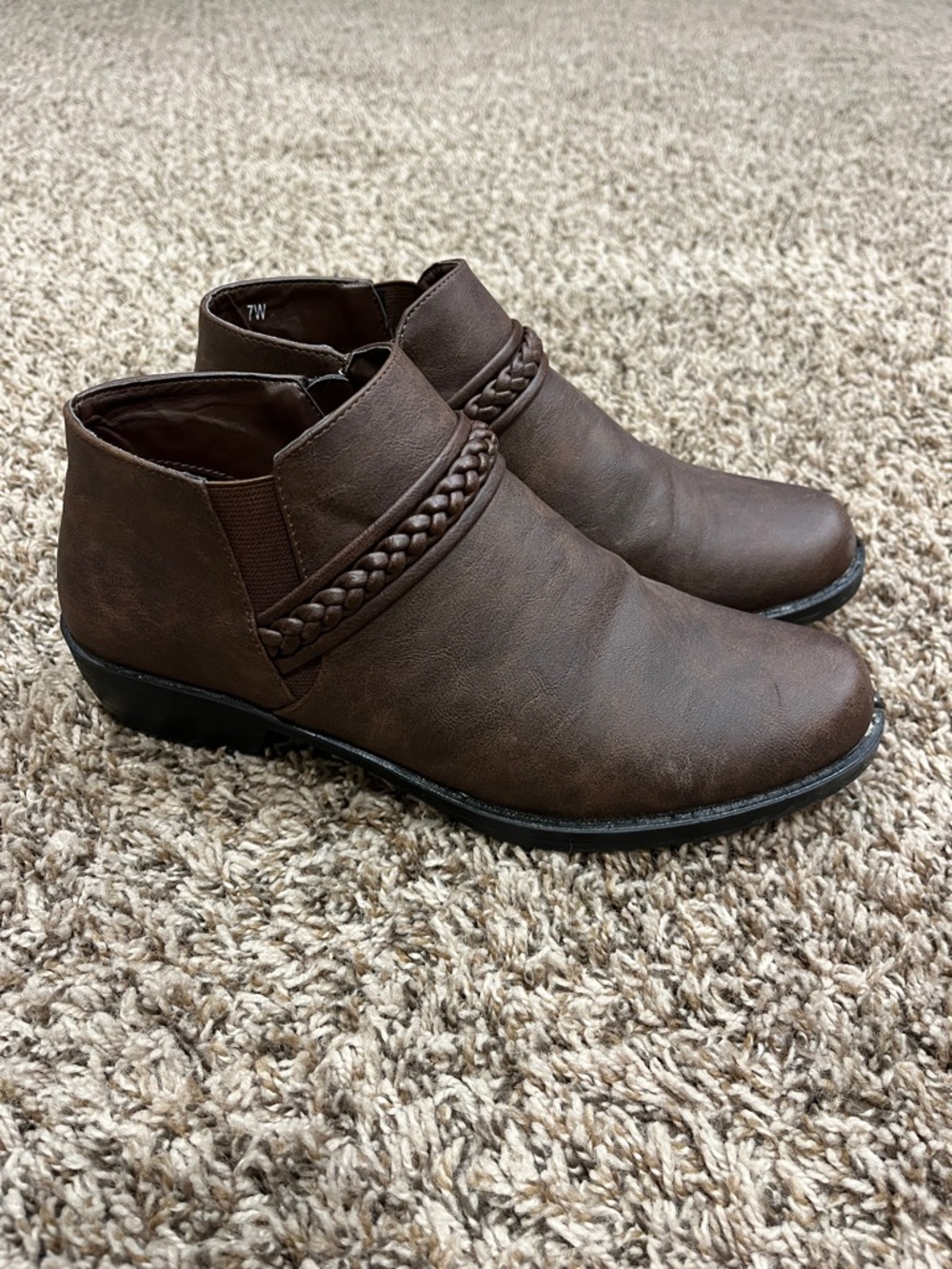 EASY STREET booties 🤎